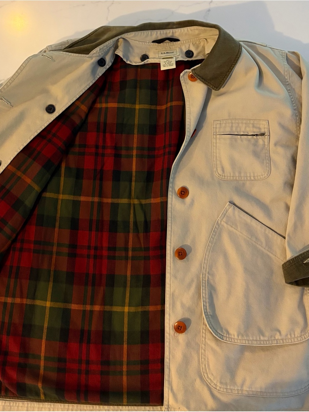 VTG LL Bean XL Women’s Canvas Tan
Adirondack Barn Jacket Primaloft New condition
